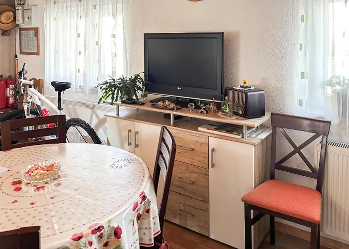 1 Bedroom Gorgeous In Casa de Férias *